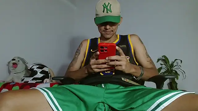 skinny23cm - Skinny23cm's free webcam