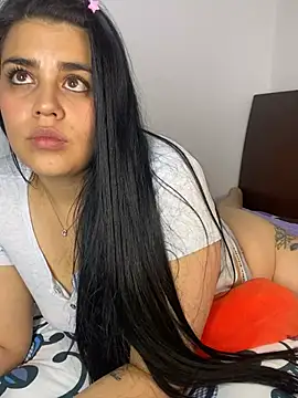 sophyy_white live cam on StripChat
