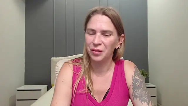 TessaDaybreak webcam