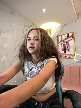 bella_vibess_s webcam