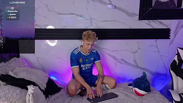 saimonvela - Saimonvela's free webcam - UK Sex Cams