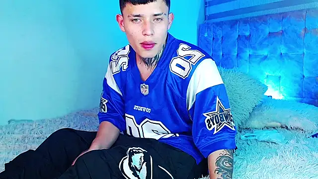 _justinmoon2 live sex cam