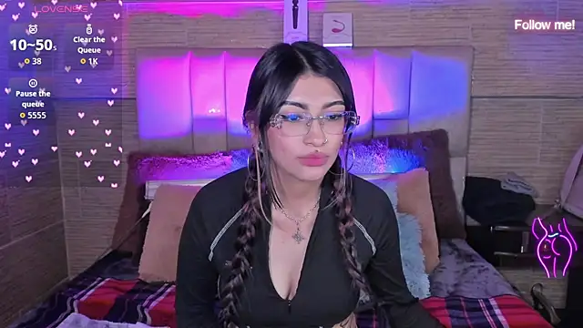 mia_devine_ webcam