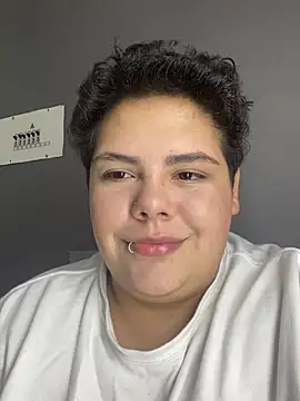 Hailey_Curvy live cam