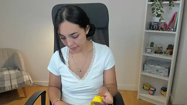 _BellaEvans_ live cam on StripChat