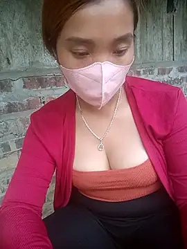 HoaHongXanh22 live cam on StripChat