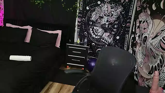 NeliaVoss webcam