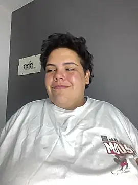 Hailey_Curvy webcam