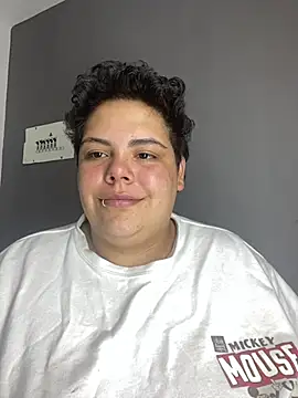 Hailey_Curvy live cam