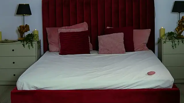 MiaGoldX live webcam show