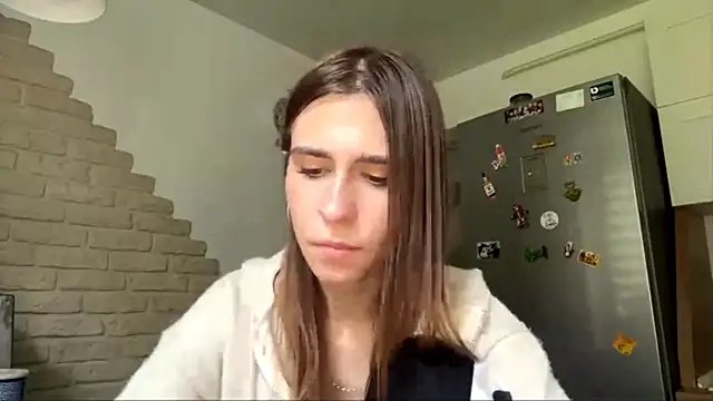 ZaraGuyette live cam on StripChat