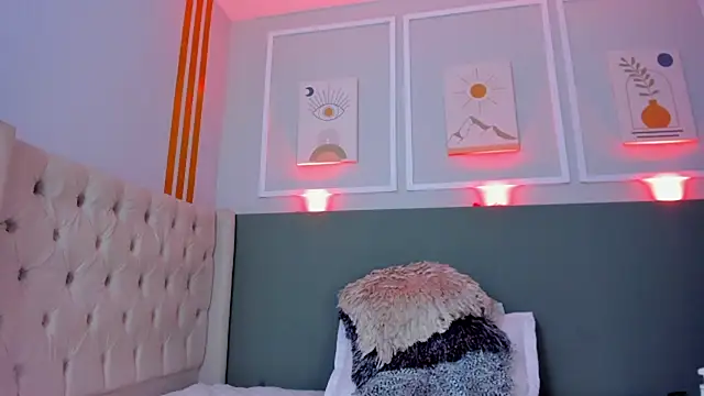 LilithAllenn webcam