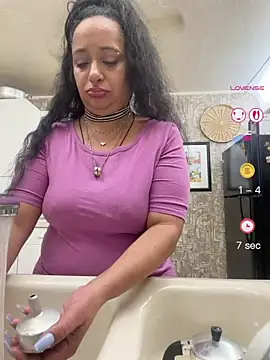 PichyPrettyPussy live webcam show