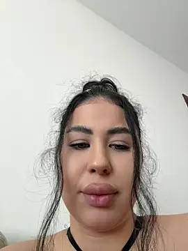 DaianaKimberly Live Webcam on Stripchat
