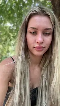 KikiWatson webcam