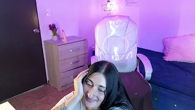 DevaFaluan_ webcam