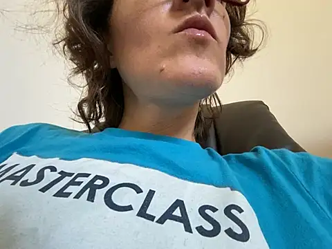 Hairy_horny_mommy webcam