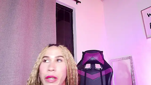 Astrid_Porno webcam