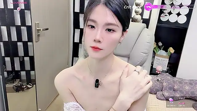 Yueyue-MM live webcam show