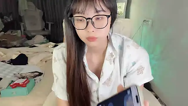 Akong11 live cam on StripChat