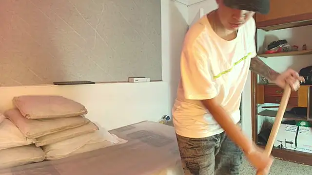 Jhon_and_Karol live cam on StripChat