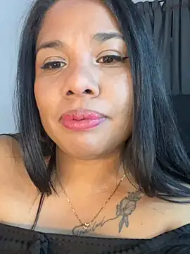 Rashell1_Queen blowjob cam girl
