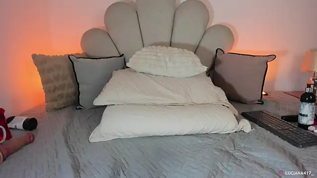 luuciana live solo webcam show
