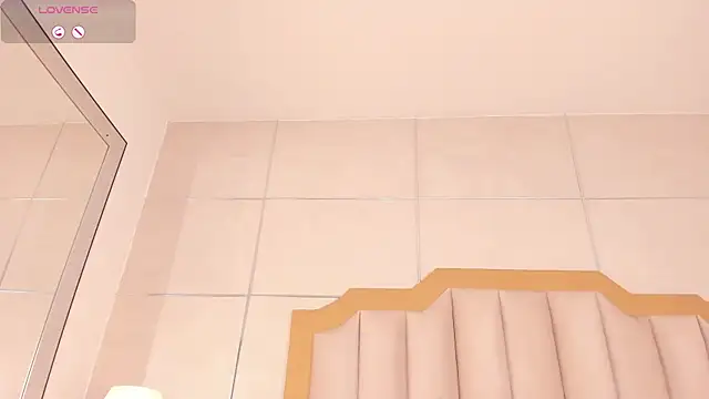 tahliamoreau (F young) - Boobsjob with oil and saliva💦