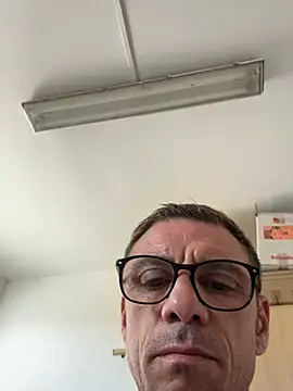 pierluigi78 (Ask my age) - vado in bagno e mi sego