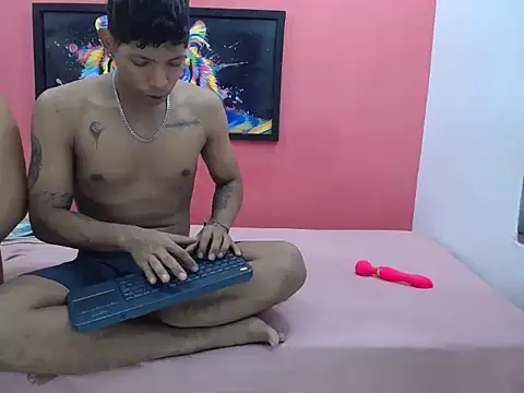 latinosninfomanos (Ask my age) - ⭐Blow job ⭐