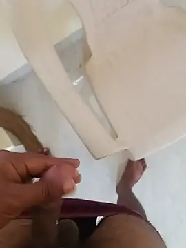nudeboy14 (Ask my age) - Nude show