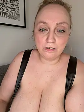 BBW_Nora webcam