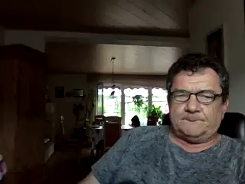 Nobbie444 live cam on StripChat