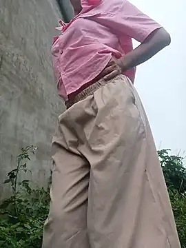 Linda-yiyi live cam