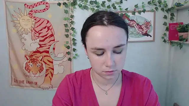VeryVeryVeryShy_ live cam on StripChat