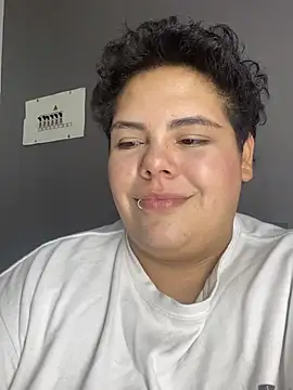 Hailey_Curvy webcam