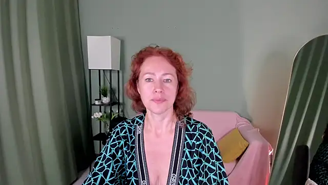 LeticiaRomano live cam on StripChat