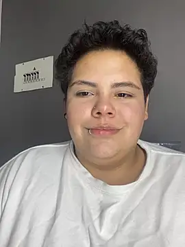 Hailey_Curvy webcam