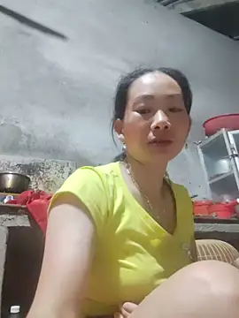 gio-thu live cam on StripChat