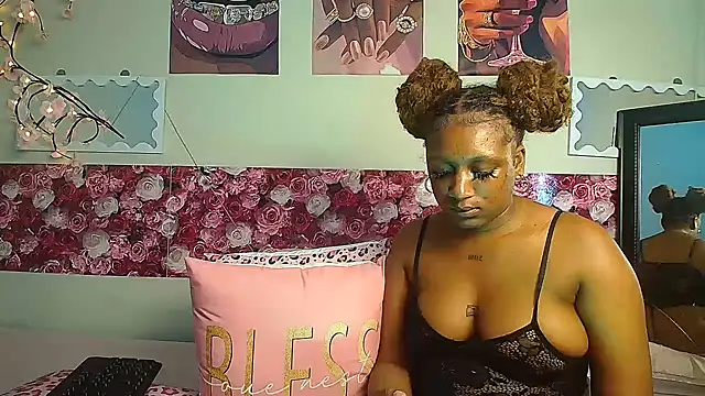 EnchantingLisa webcam