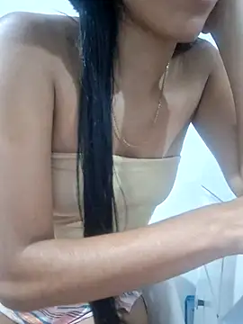 Sarah_bb live cam on StripChat