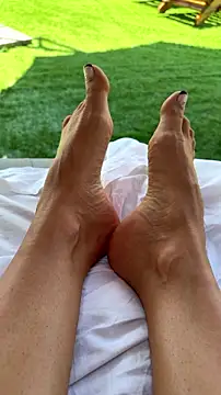 FeetVibe live cam on StripChat