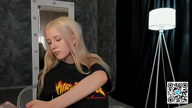Anellyball live webcam show