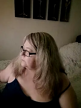 sex2 (F mature) - naked, squirt