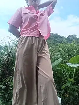 Linda-yiyi live cam