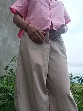 Linda-yiyi live cam