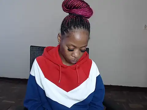 QUEENMANDYY webcam