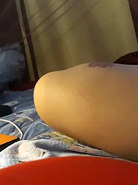 -Tara-a live cam on StripChat