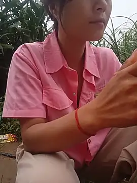 Linda-yiyi live cam