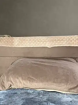 LaraVoosh live webcam show